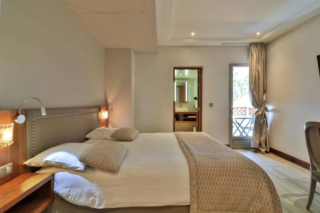 Standard Double Room room - Image 2
