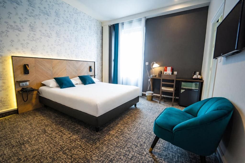 Superior Double or Twin Room With Bath room - Image 1