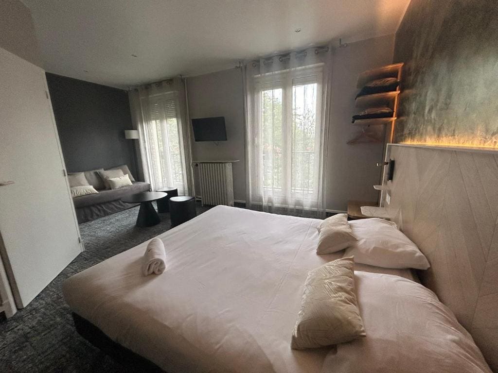 Family Room room - Image 2