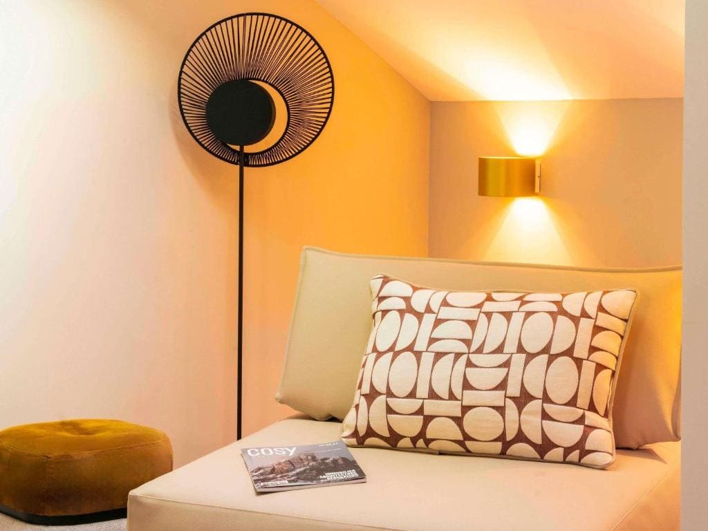 Classic Room with Double Bed and Single Sofa Bed room - Image 2