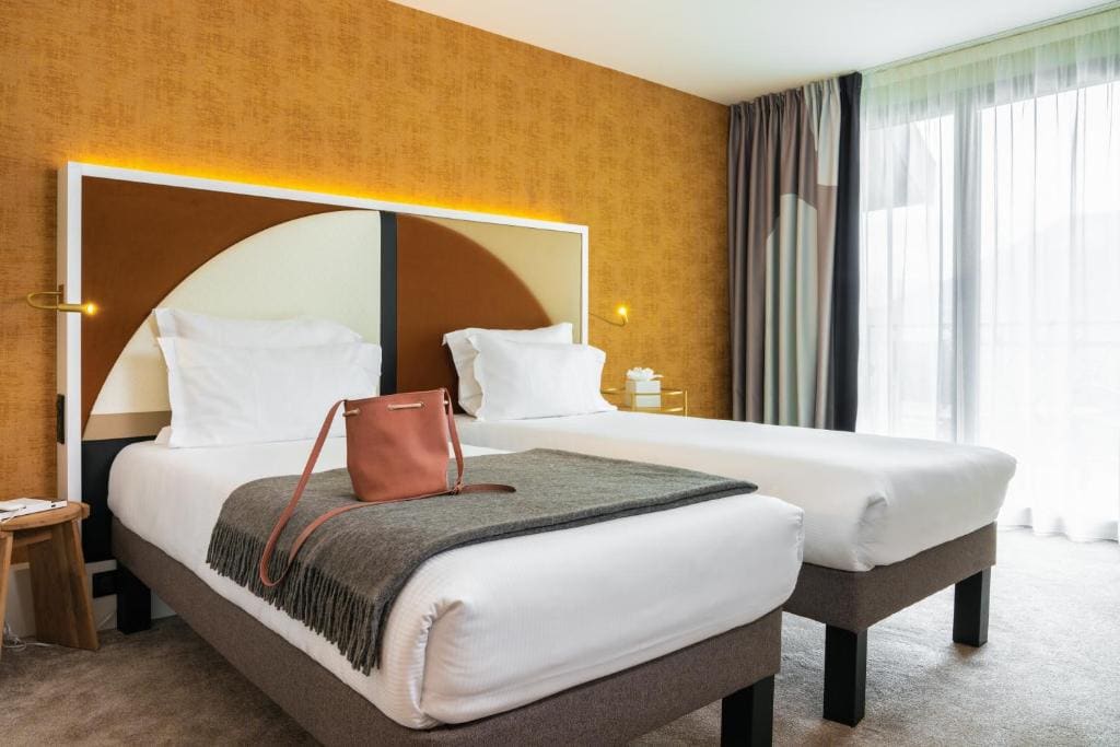 Classic Room with Double Bed and Single Sofa Bed room - Image 1