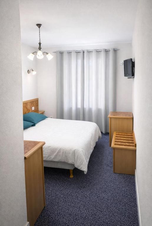 Double Room with Private Bathroom room - Image 2