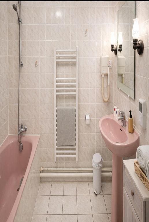 Double Room with Private Bathroom room - Image 3