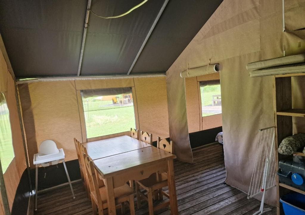 Tent room - Image 2