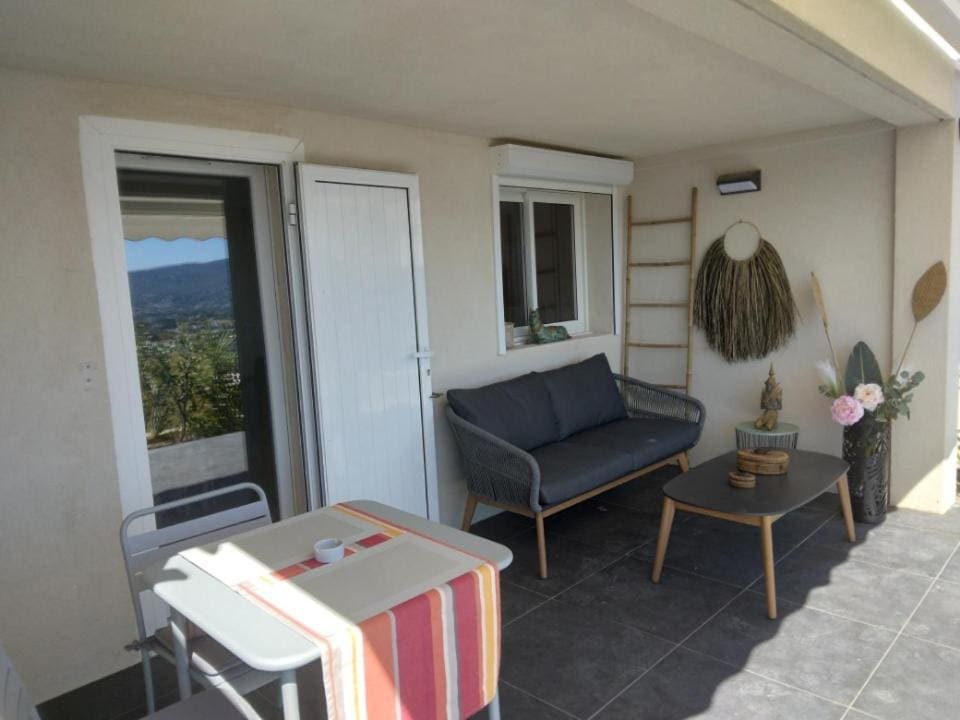 Double Room with Sea View room - Image 1