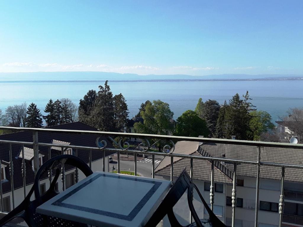 Quadruple Room with Lake View room - Image 3
