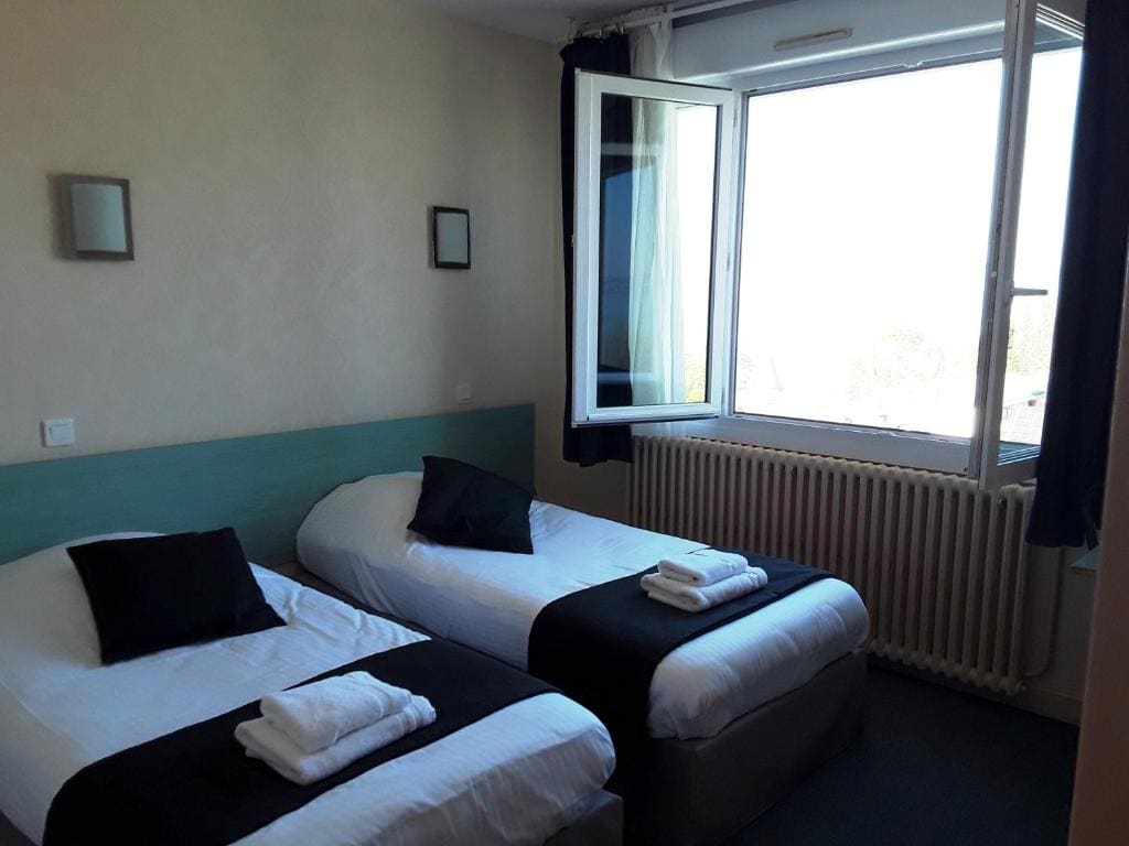 Standard Twin Room room - Image 2
