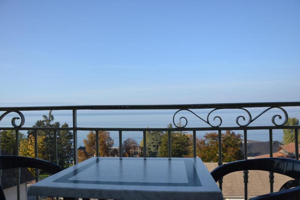 Twin Room with Lake View room - Image 1
