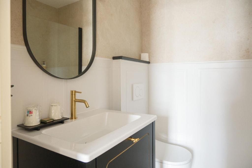 Superior Double Room - Port View room - Image 2
