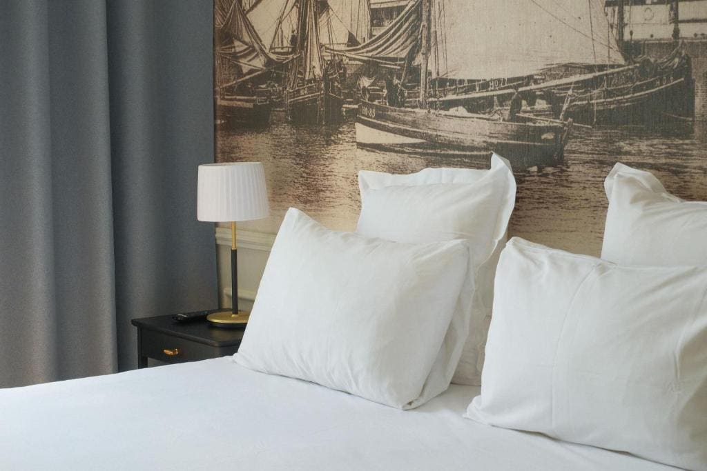 Superior Triple Room with Harbour Entrance View room - Image 1