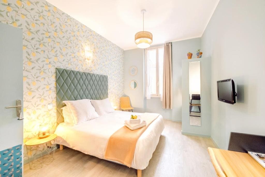 Double or Twin Room with City View room - Image 3