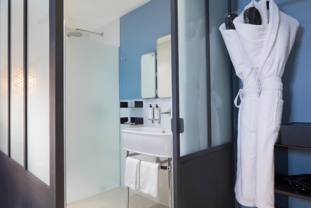 Superior Triple Room room - Image 2