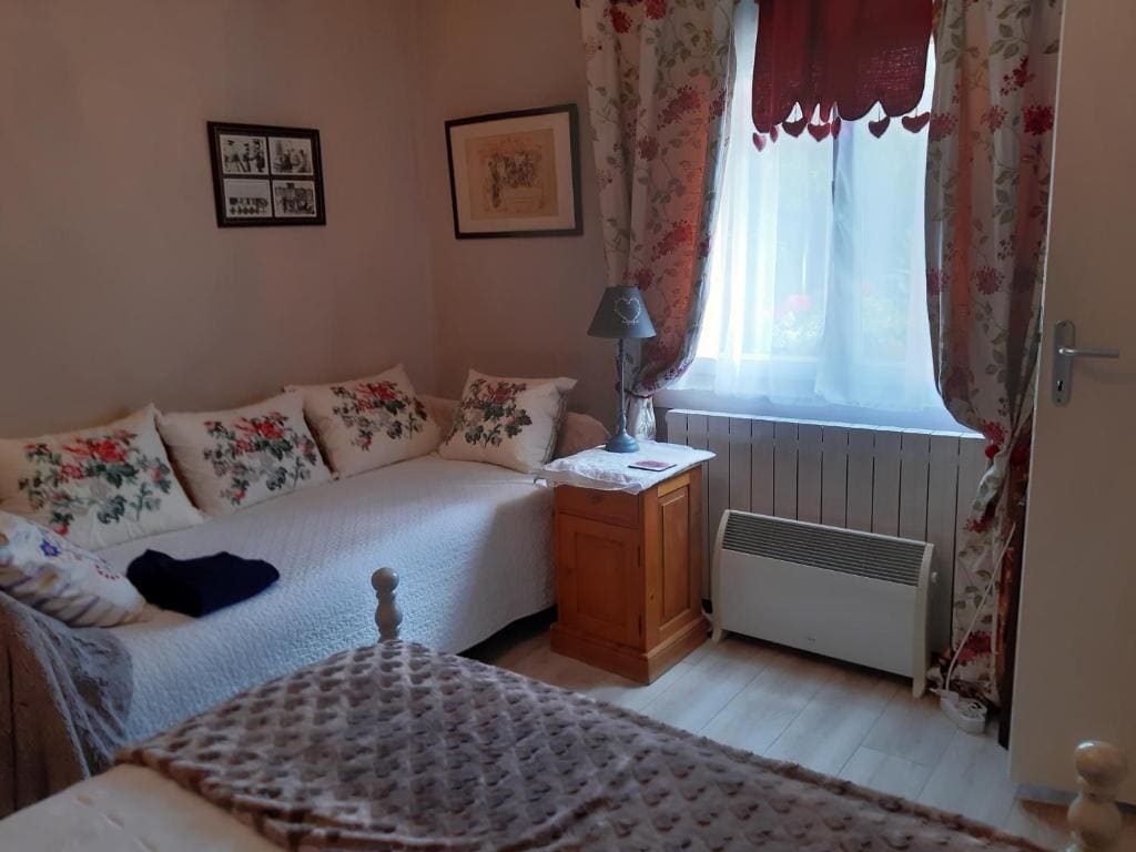 Double or Twin Room with Private Bathroom room - Image 2
