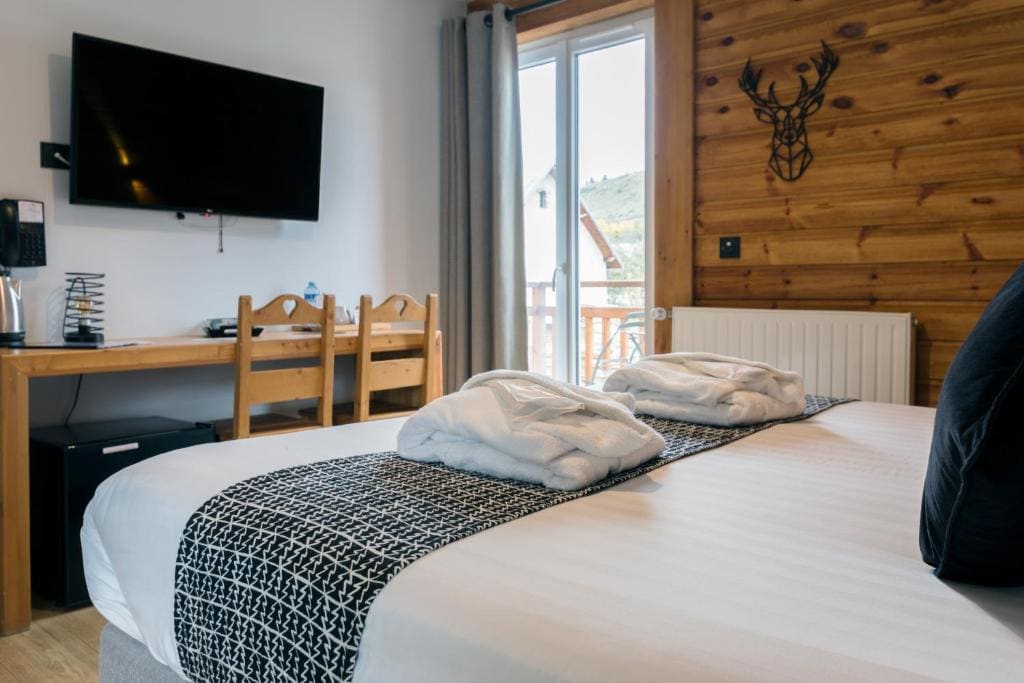 Superior Double or Twin Room room - Image 2