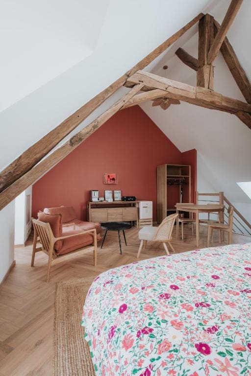 Superior Family Room room - Image 1