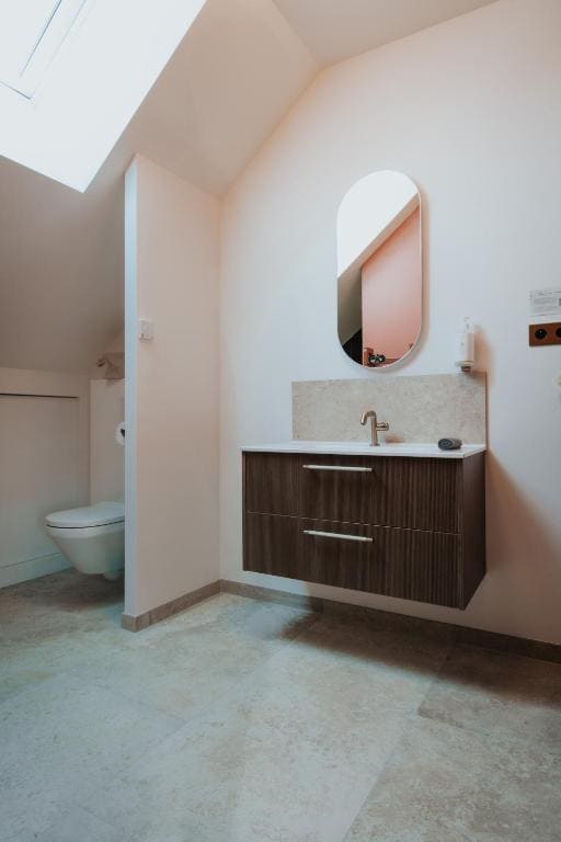 Superior Family Room room - Image 3