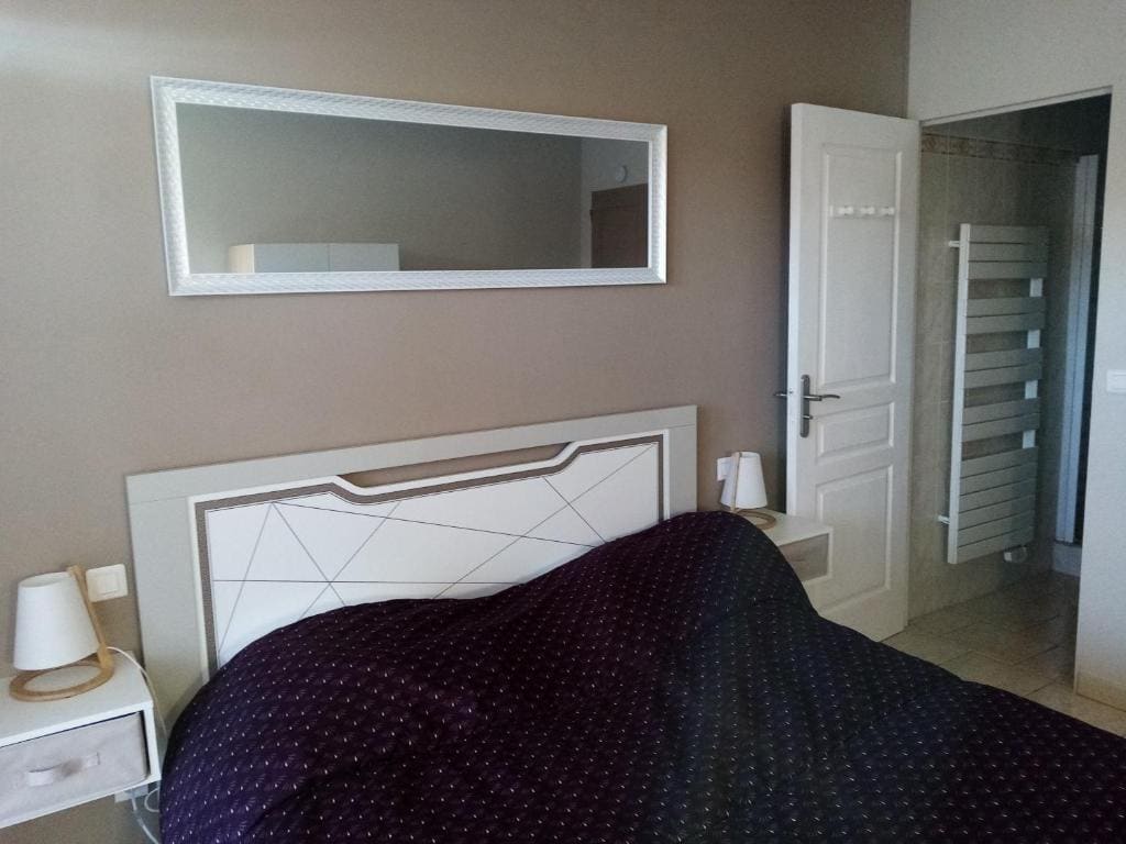 Double Room with Garden View room - Image 3