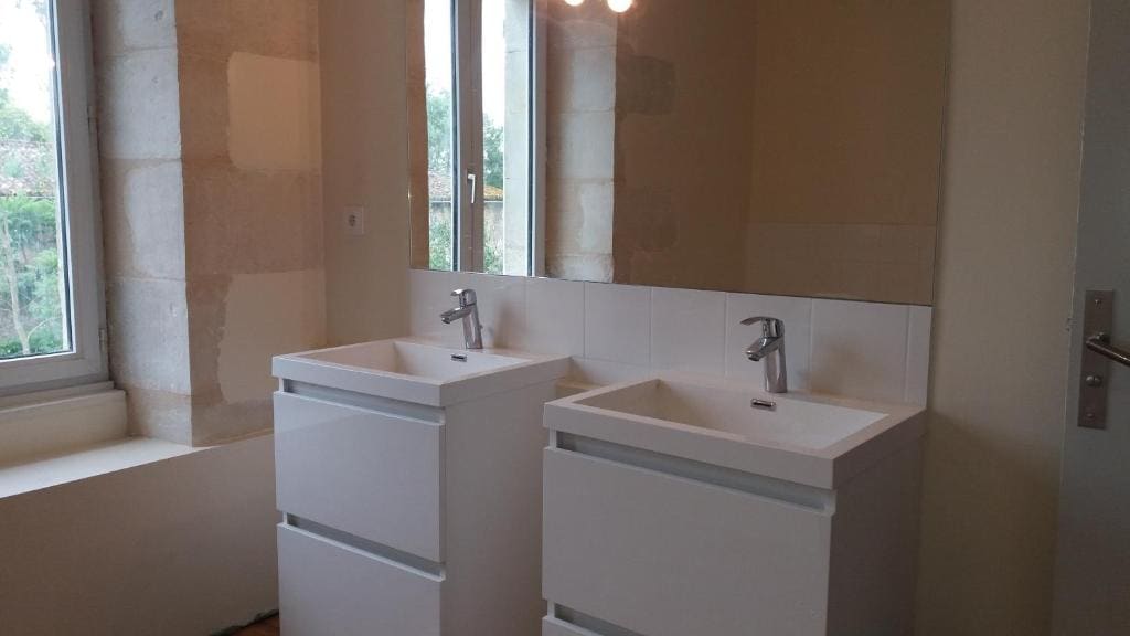 Five-Bedroom House room - Image 2