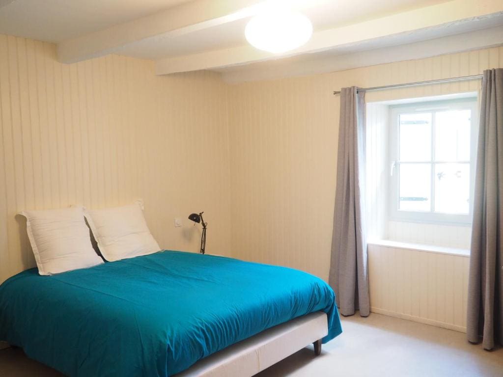 Five-Bedroom House room - Image 3