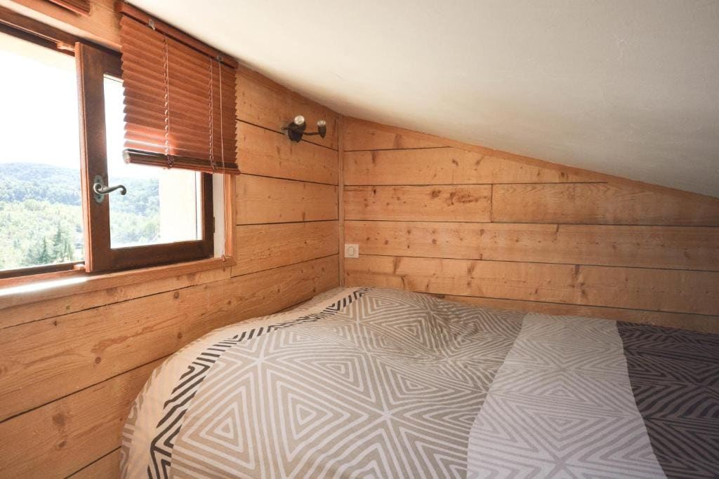 Family Room room - Image 3
