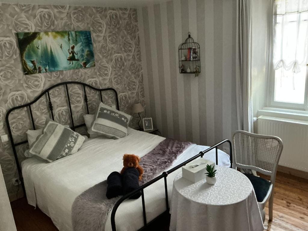 Double Room with Shared Bathroom room - Image 1