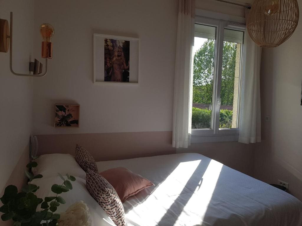 Small Double Room room - Image 2