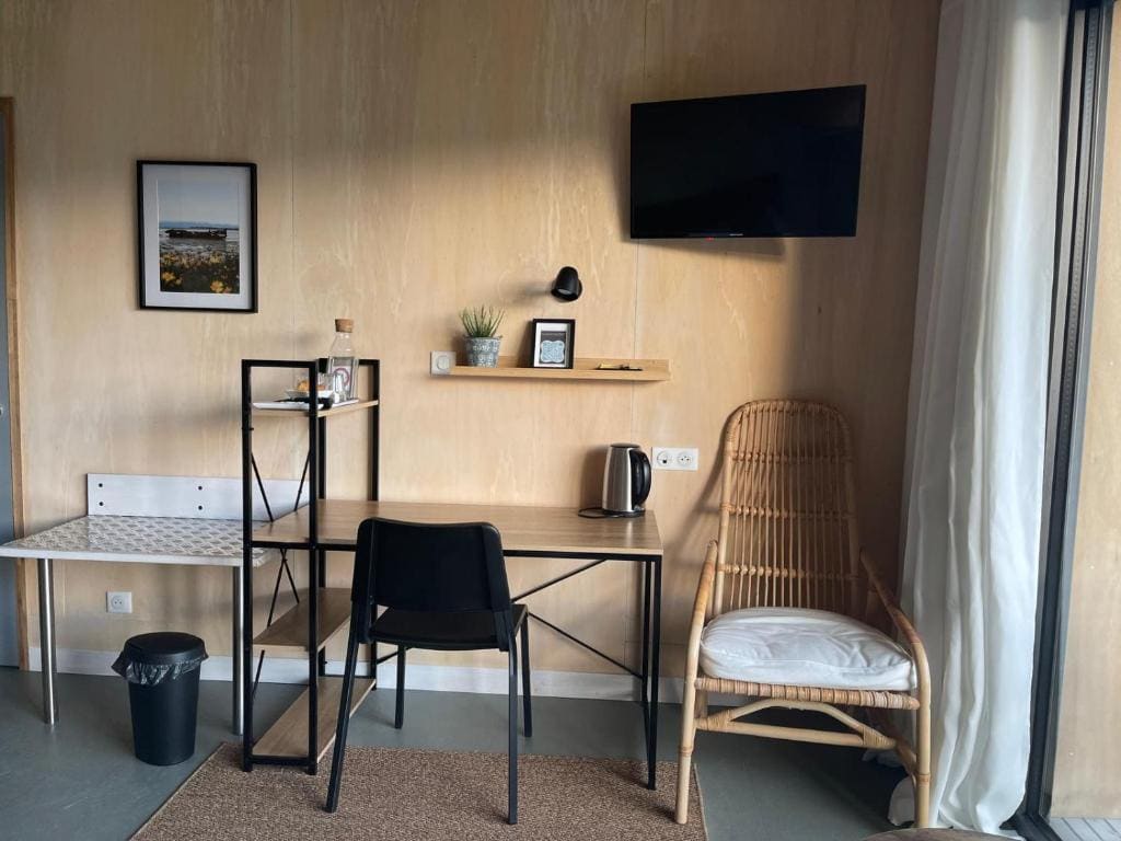 Double Room with Balcony room - Image 3