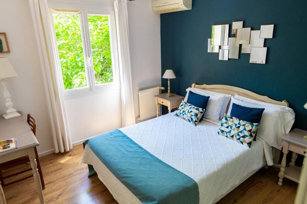 Double Room with Garden View room - Image 3