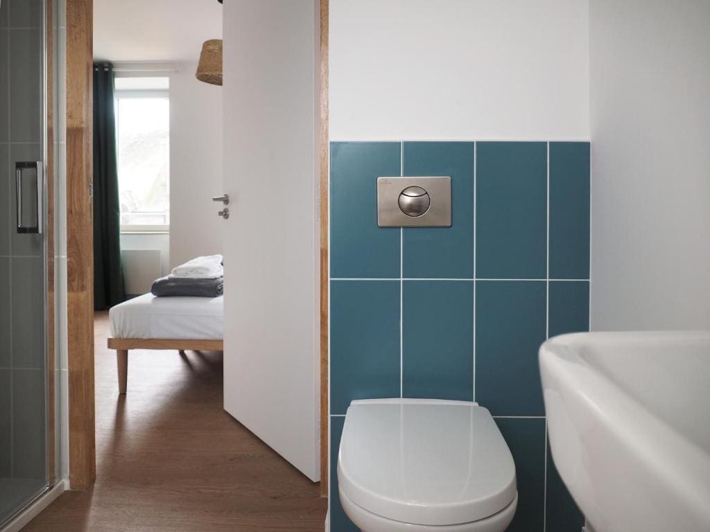 Triple Room with Shared Bathroom room - Image 3