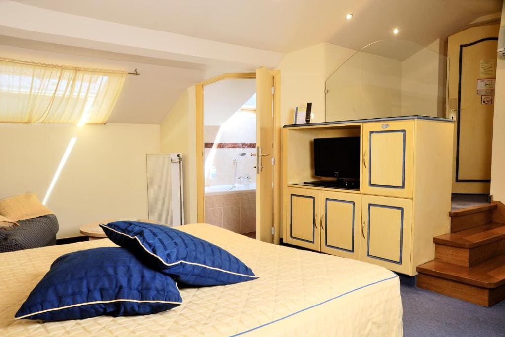 Superior Double Room room - Image 3