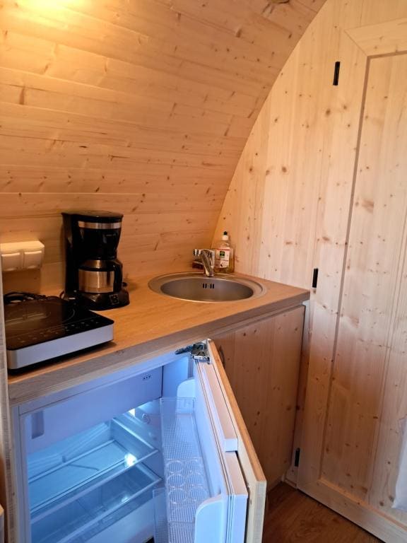 Mobile Home room - Image 3