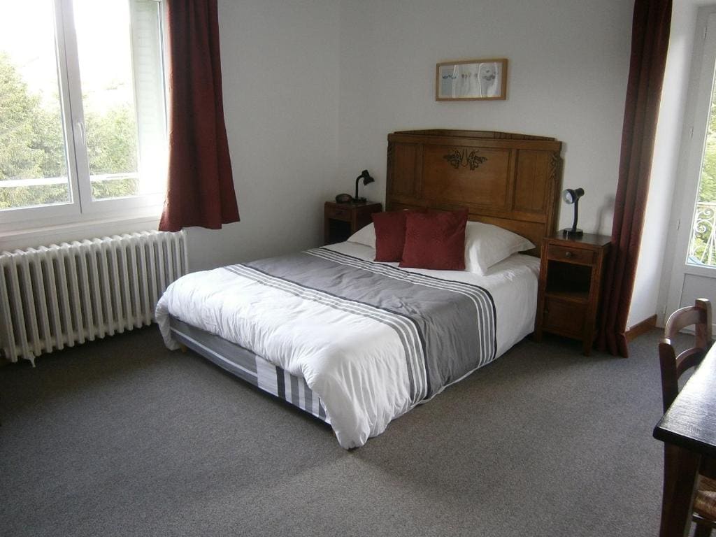 Double Room with Balcony room - Image 3