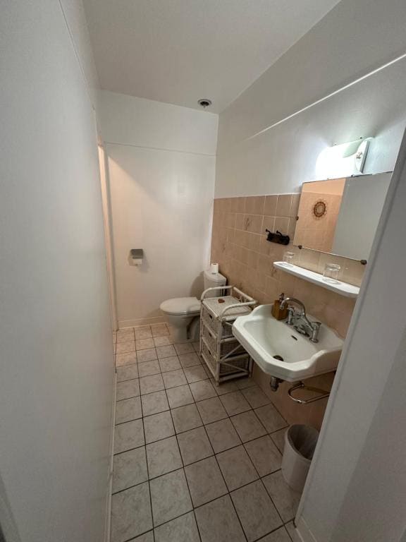 Classic Quadruple Room room - Image 3