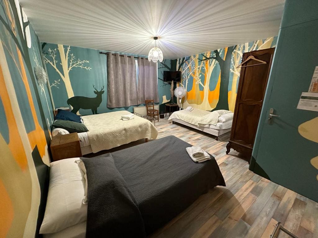 Classic Quadruple Room room - Image 1