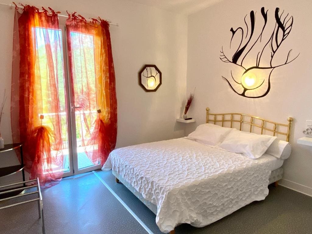 Deluxe Room room - Image 3