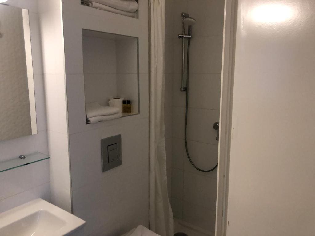 Classic Triple Room room - Image 2