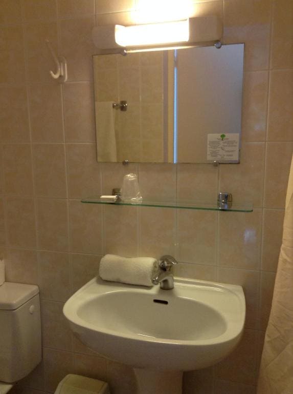 Double Room with Balcony room - Image 3