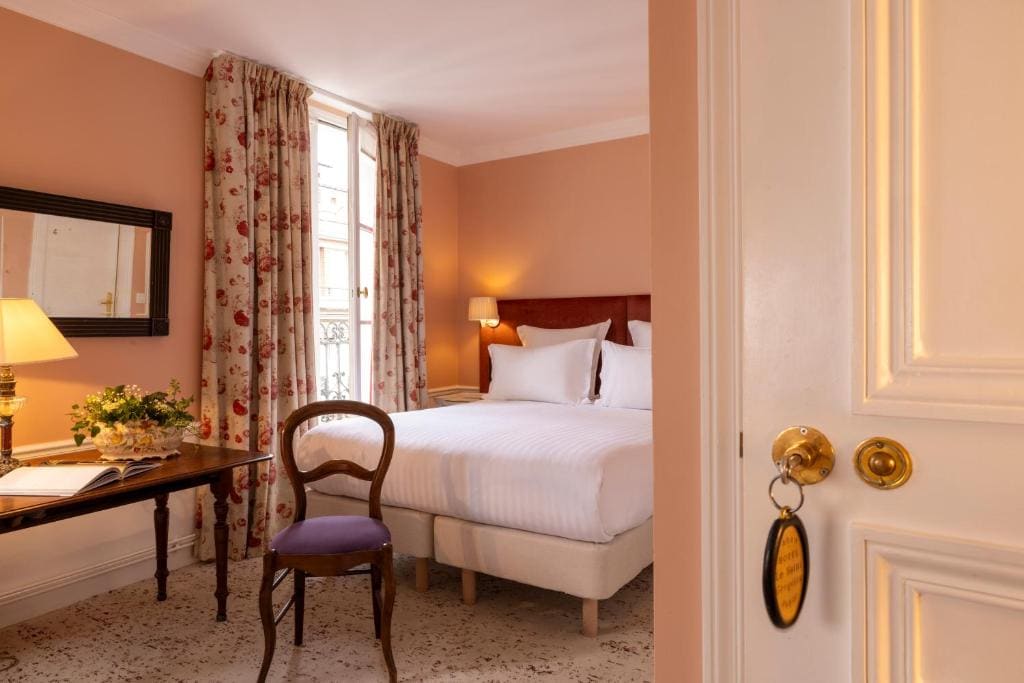 Superior Room with Balcony room - Image 2