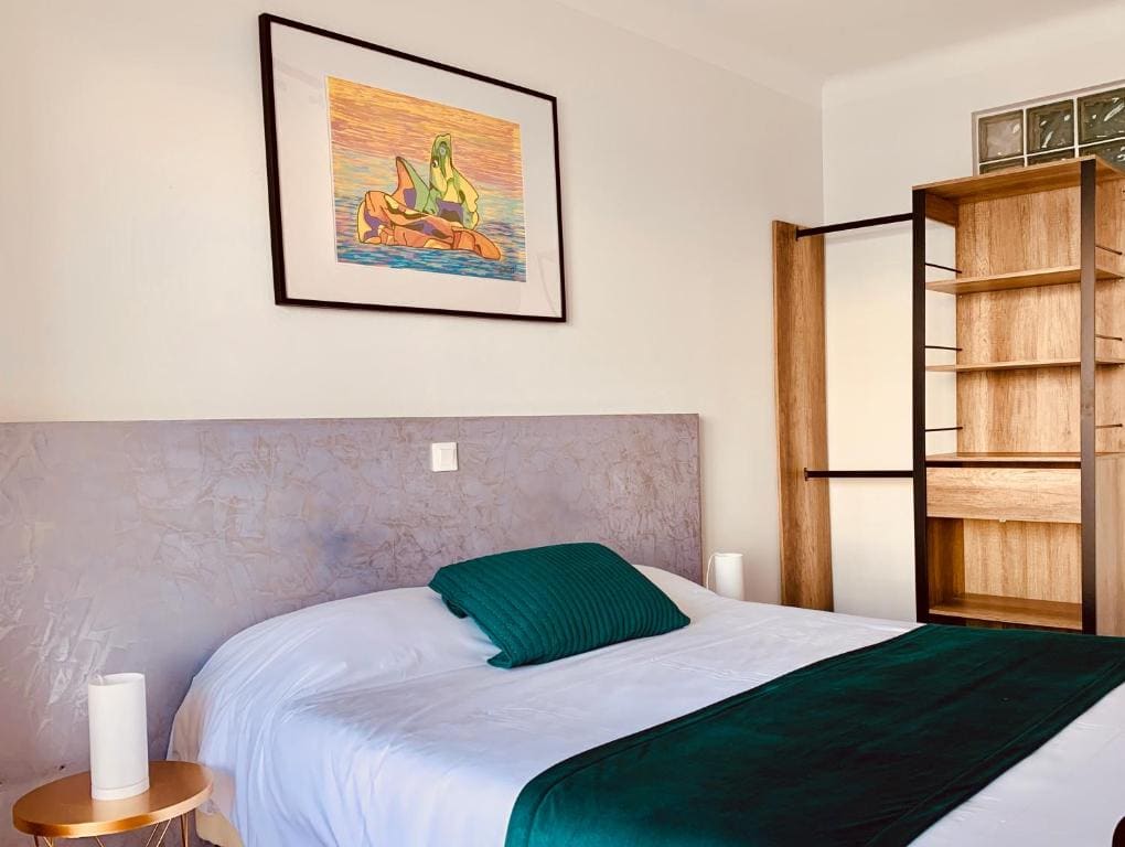 Double Room with Sea View room - Image 3