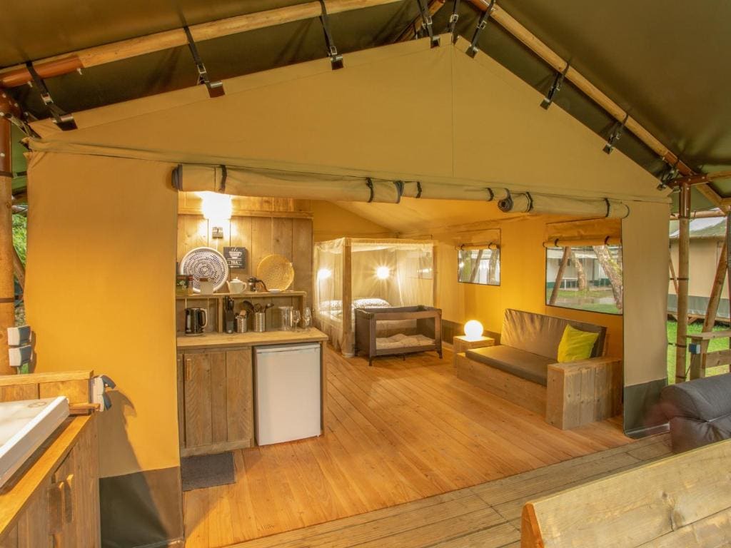 Wood Lodge room - Image 2
