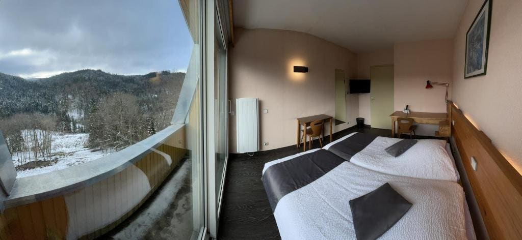 Twin Room with Panorama View room - Image 2