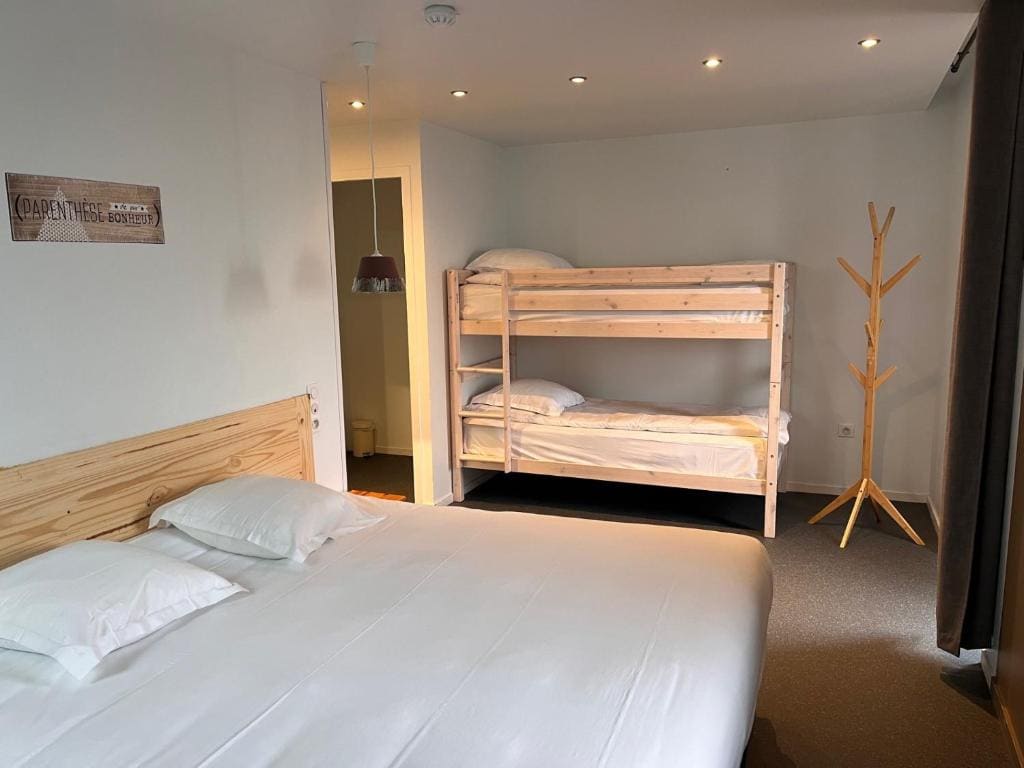 Quintuple room with views on Sancy room - Image 1