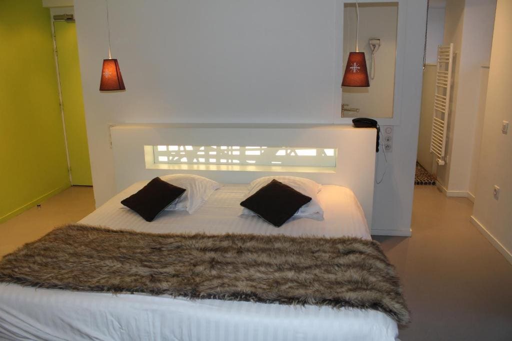 Double Room with view on Sancy room - Image 1