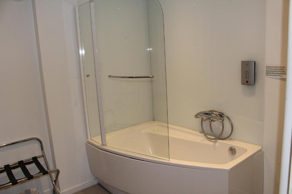 Triple Room with view on Sancy room - Image 1