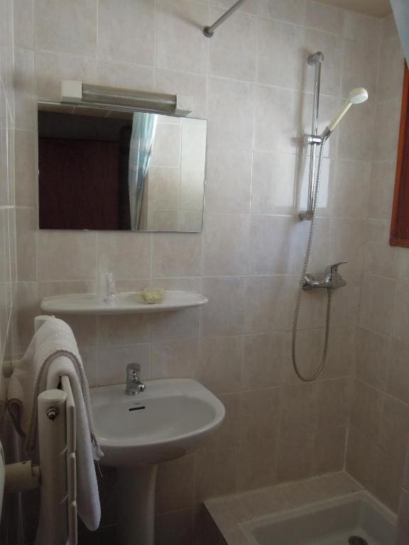 Budget Twin Room room - Image 1