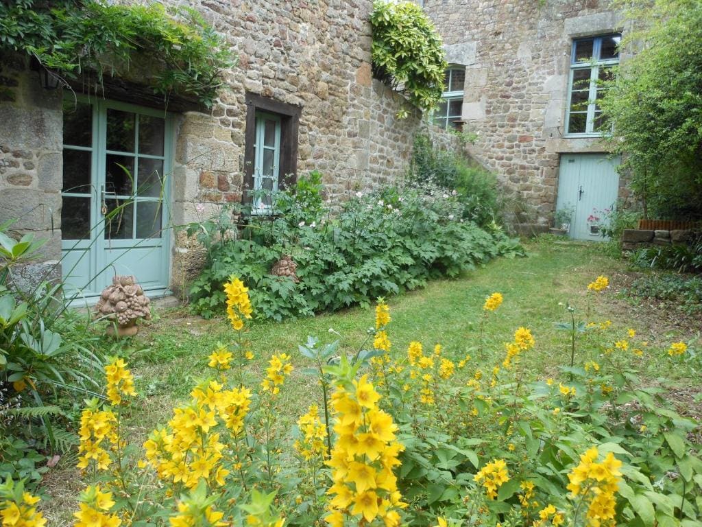 Double Room with Garden View room - Image 2