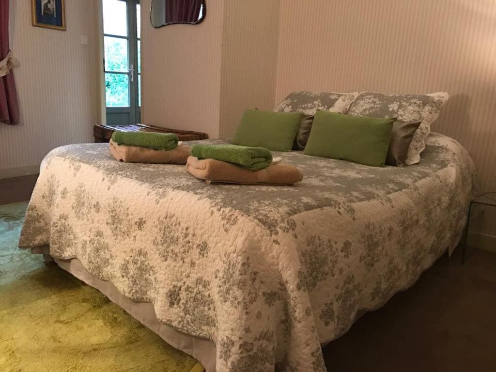 Double Room with Garden View room - Image 3