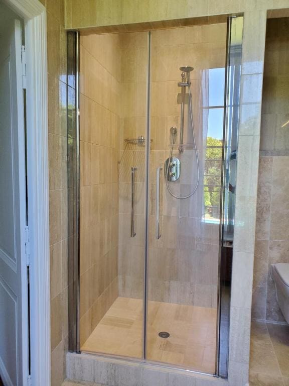 Double Room with Private Bathroom room - Image 2