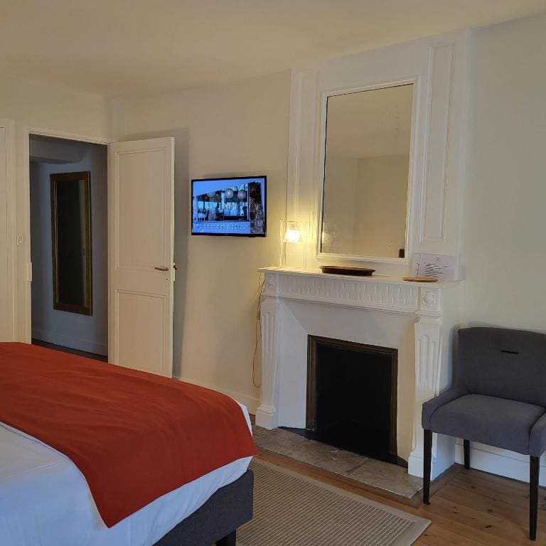 Triple Room with Private Bathroom room - Image 2
