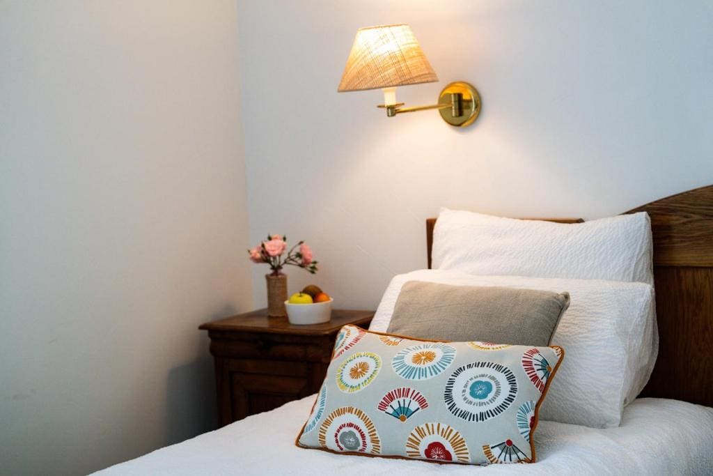 Double or Twin Room with City View room - Image 3